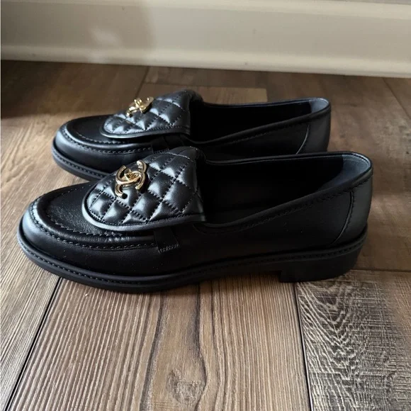 CHANEL Black Quilted Loafers - Picture 3 of 8